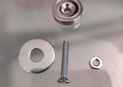 Magnet and Screw